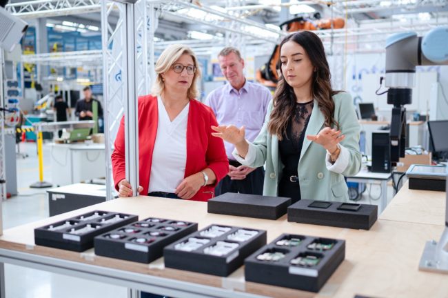 Besuch der Robotix-Academy – ZeMA // Foto: Saarland/Oliver Dietze Besuch der Robotix-Academy – ZeMA // Foto: Saarland/Oliver Dietze